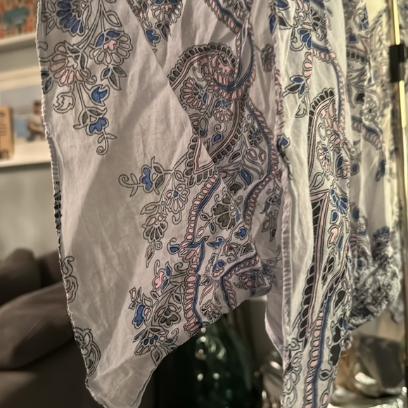 AE Sport blouse - Picture 7 of 7